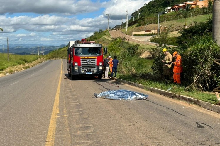 Mecânico morre após caminhão perder freios em descida na BR-356